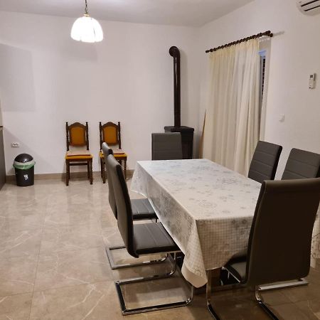 Apartman Gilan Seget Vranjica Exteriör bild