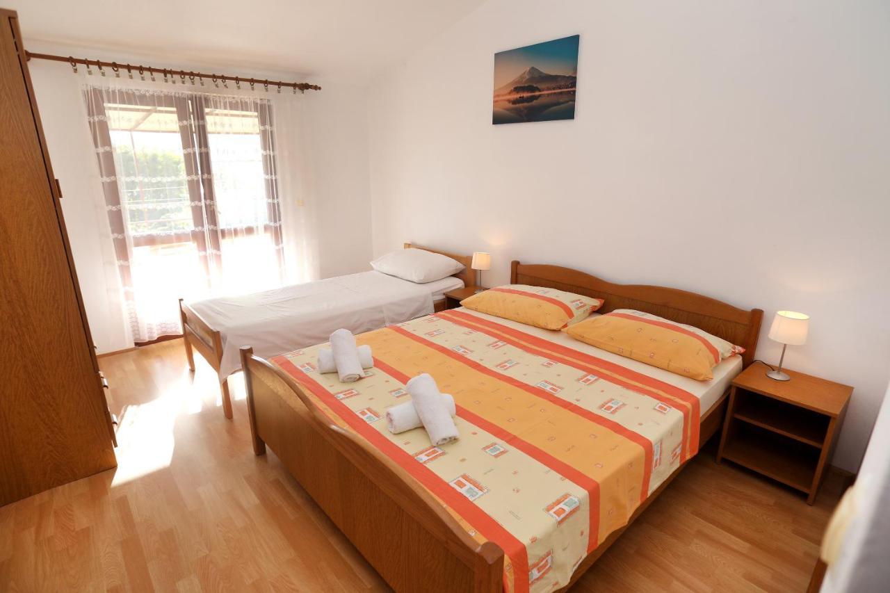 Apartman Gilan Seget Vranjica Exteriör bild