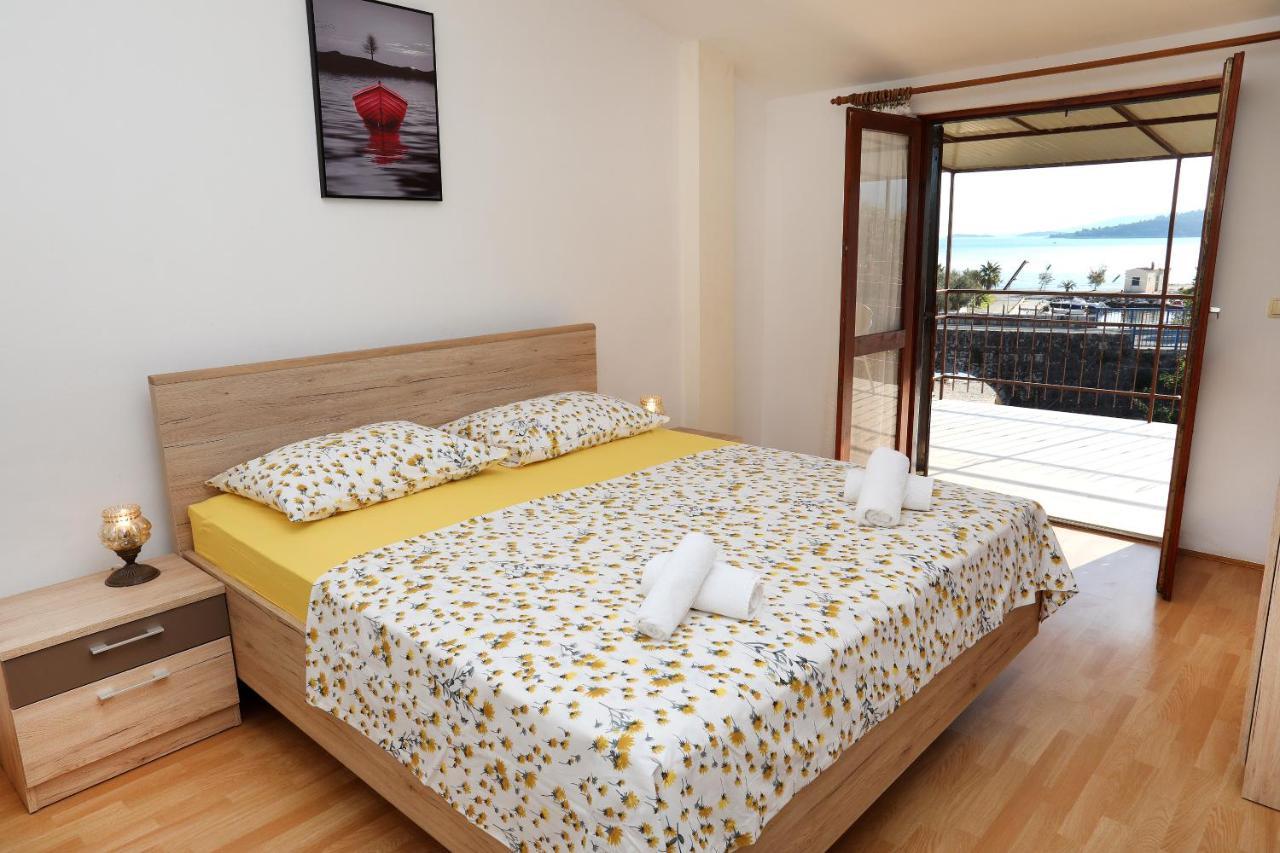 Apartman Gilan Seget Vranjica Exteriör bild