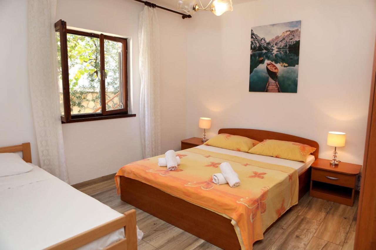 Apartman Gilan Seget Vranjica Exteriör bild