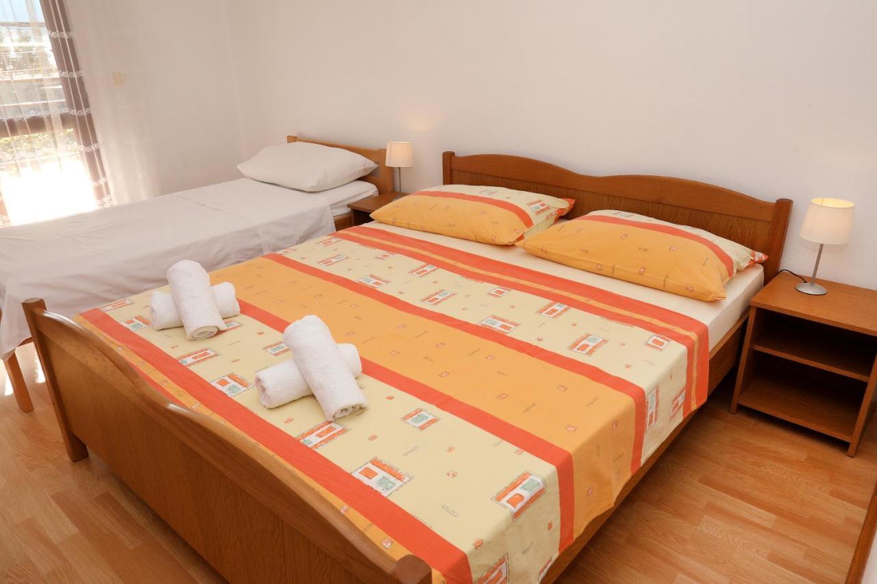 Apartman Gilan Seget Vranjica Exteriör bild