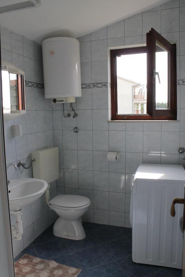 Apartman Gilan Seget Vranjica Rum bild